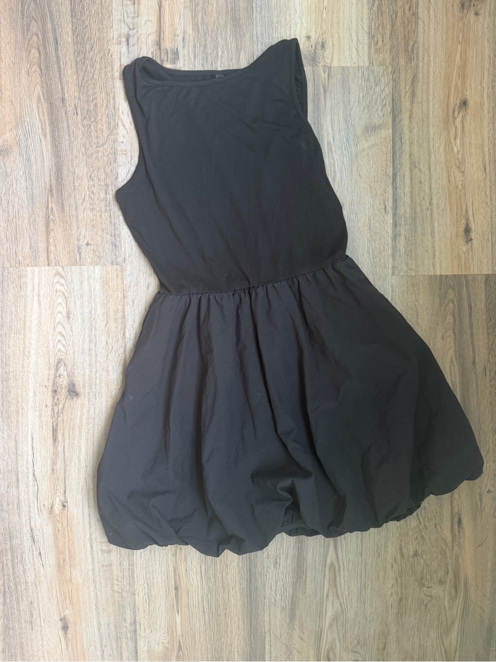 Classic Black Sleeveless Bubble Dress